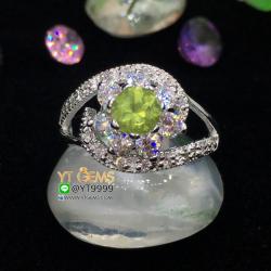 แหวนเพอริดอท แหวนเงินแท้92.5% ชุบทองคำขาว ประดับพลอยเพอริดอทแท้ ตกแต่งเพชรSwiss YTG-3195 YTGEMS