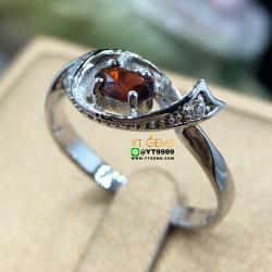 แหวนโกเมน แหวนเงินแท้92.5% ชุบทองคำขาว ประดับพลอยโกเมนแท้ ตกแต่งเพชรSwiss YTG-8495 YTGEMS