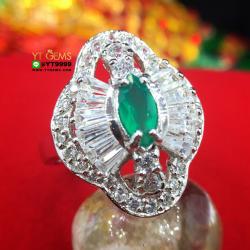 แหวนกรีนอาเกต ล้อมเพชร แหวนเงินแท้ ชุบทองคำขาว พลอยกรีนอาเกตแท้ YTG-8398 YTGEMS