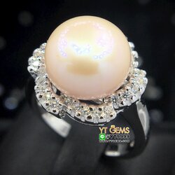 แหวนไข่มุก แหวนมุกแท้ ล้อมเพชร แหวนเงินแท้ 92.5% ชุบทองคำขาว ประดับ ไข่มุกแท้ ล้อม เพชร Swiss YTG-10201 YTGEMS