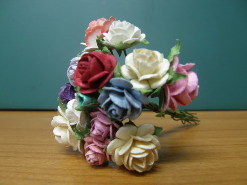 ช่อดอกไม้จิ๋วกระดาษสาหลากสี / ช่อ