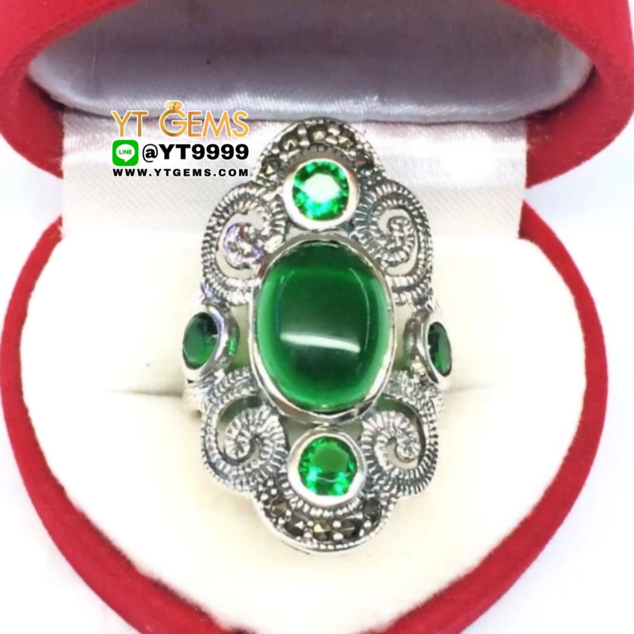 แหวนมรกต แหวนเงินแท้ 92.5% รมดำ ประดับ พลอยมรกต (CZ) ตกแต่ง มาร์คาไซท์ YTG-10333 YTGEMS