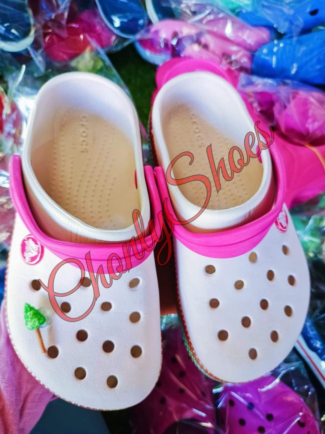 รองเท้าCrocsมือสอง