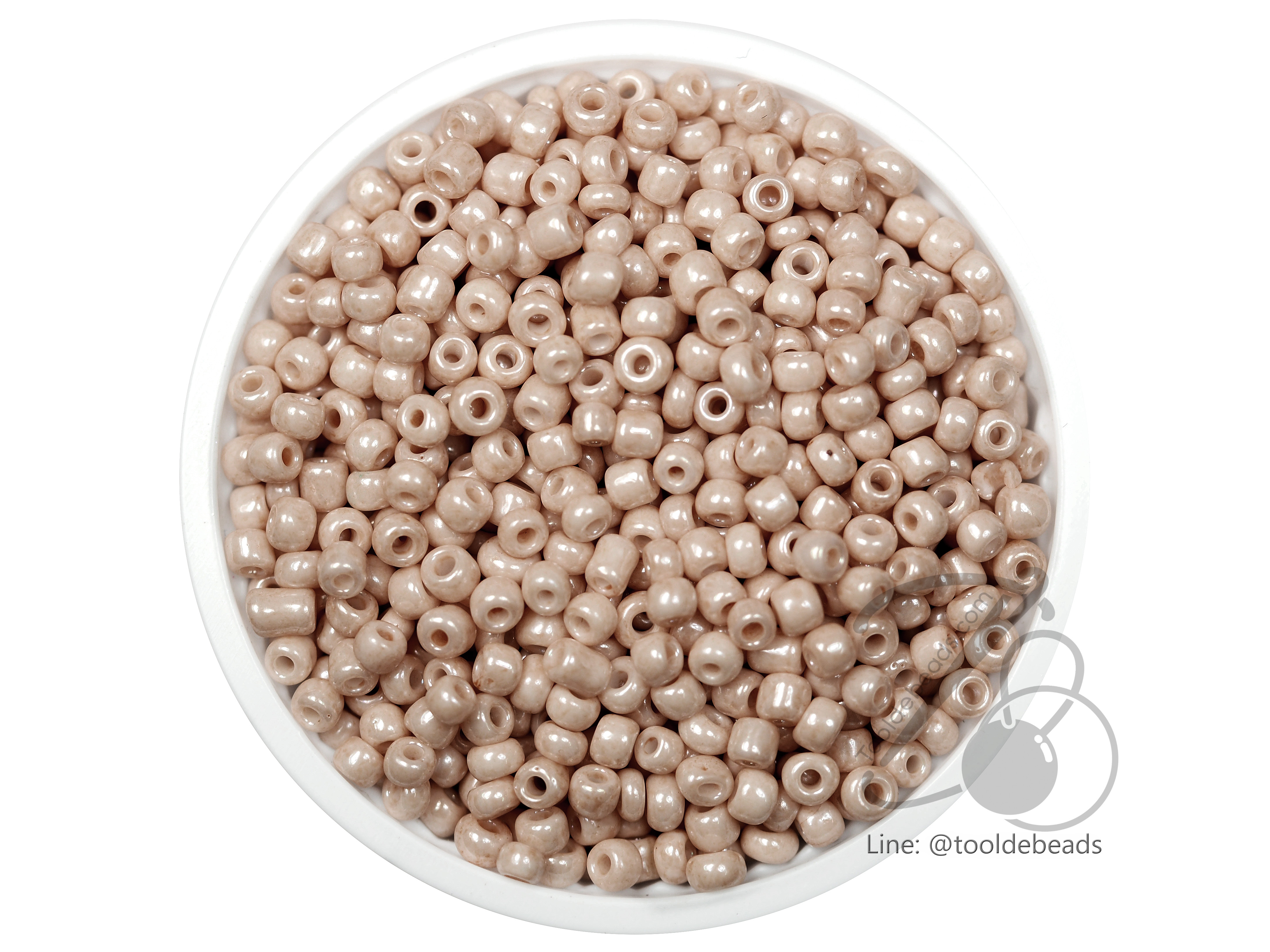 ลูกปัดเม็ดทราย 8/0 โทนมุกด้าน สีเนื้อเข้ม (100 กรัม) SKU-05719