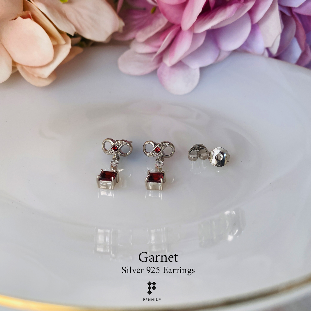 ต่างหูโกเมน Infinity ห้อยตุ้งติ้งพลอย White Topaz และโกเมนสี่เหลี่ยม แบบเก๋ เสริมโชคลาภ