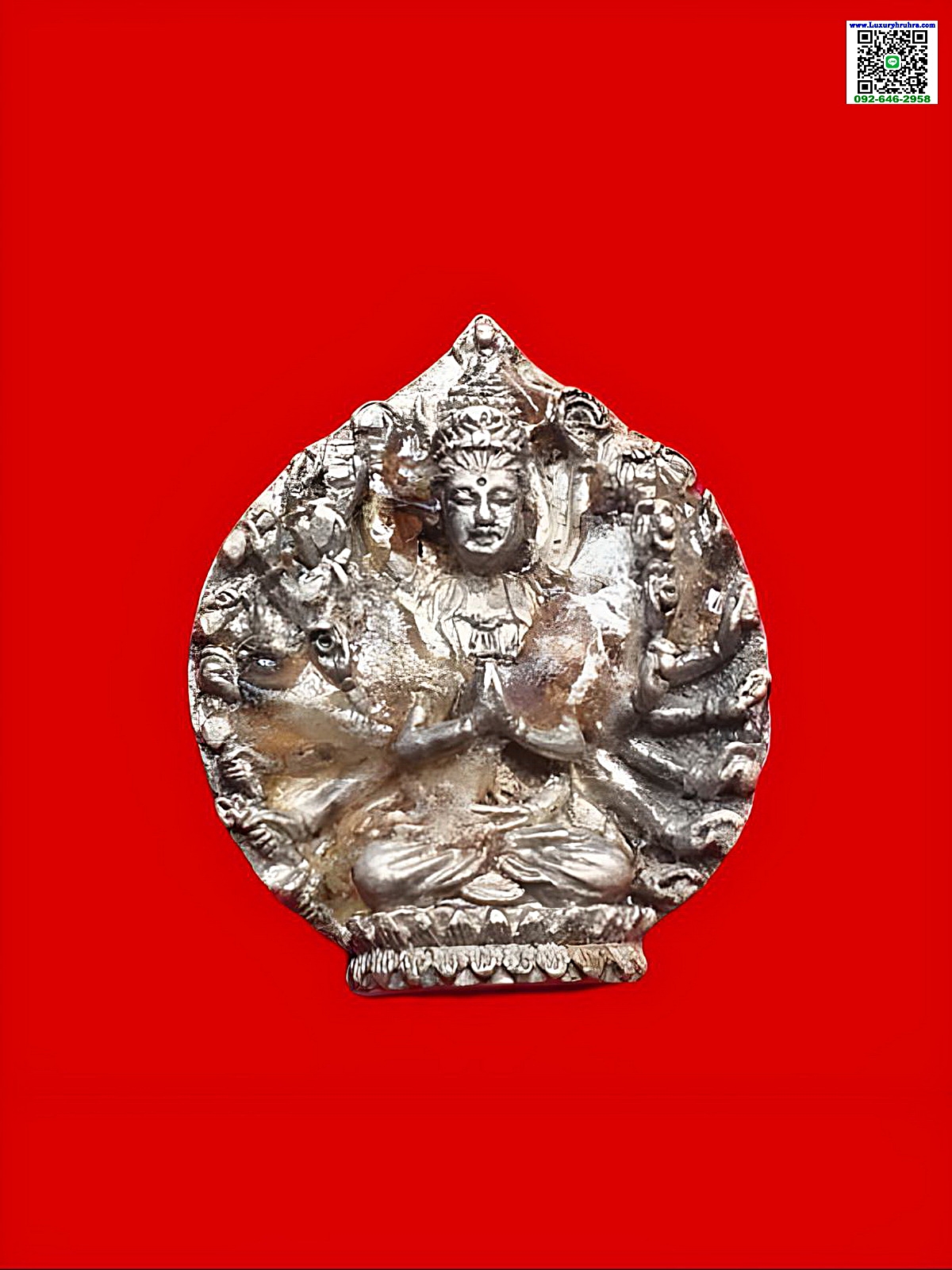 เหรียญพระโพธิสัตว์เจ้าแม่กวนอิมปางพันเนตรพันกรตำหนักเตาปูนจ.ชลบุรีเนื้อเงิน