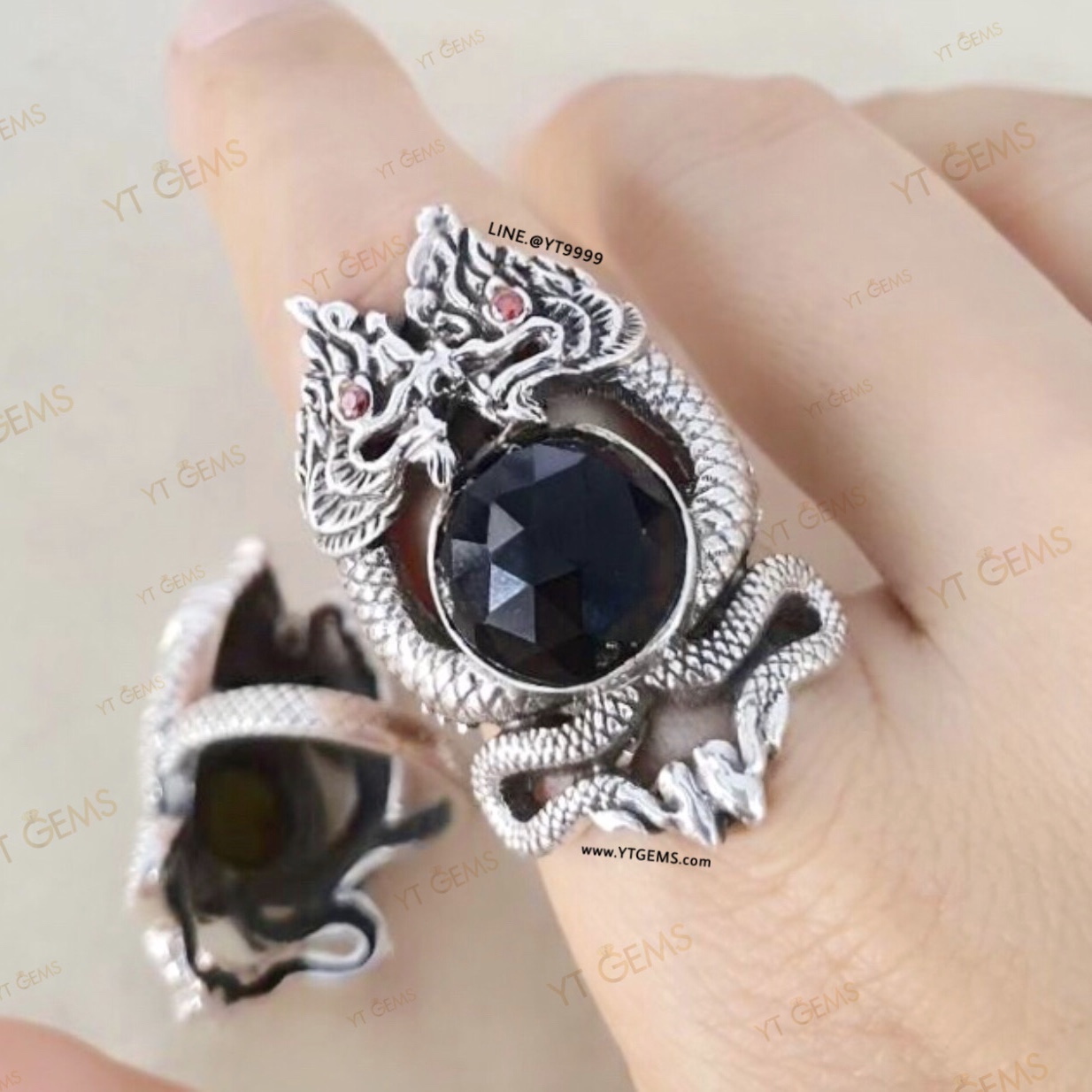 แหวนพญานาคคู่ โอบนิล แหวนเงินแท้ รมดำ พลอยนิลแท้ YTG-11476 YTGEMS