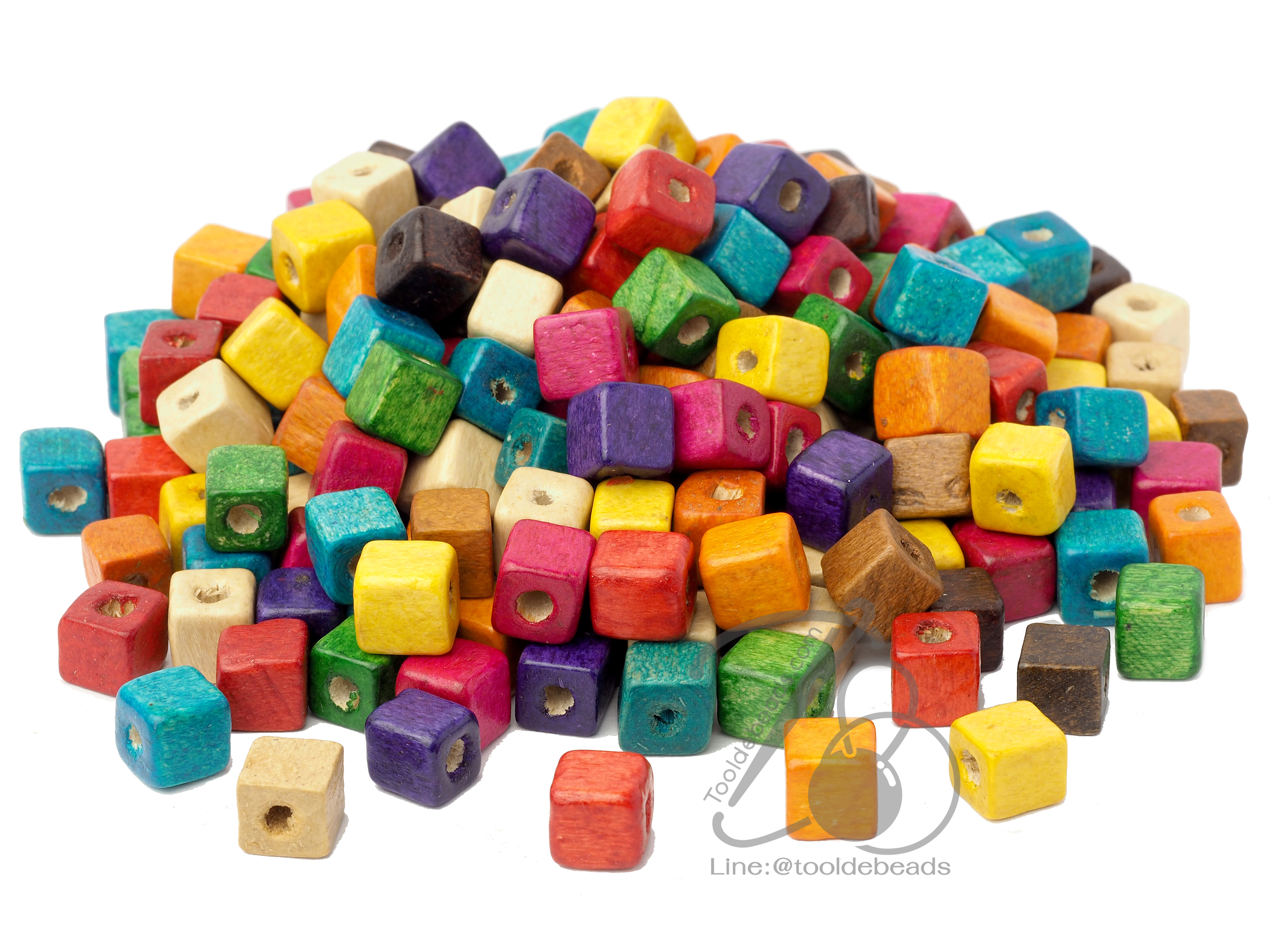 ลูกปัดไม้ 8*8มม. ทรงเต๋า (15 กรัม) SKU-10794