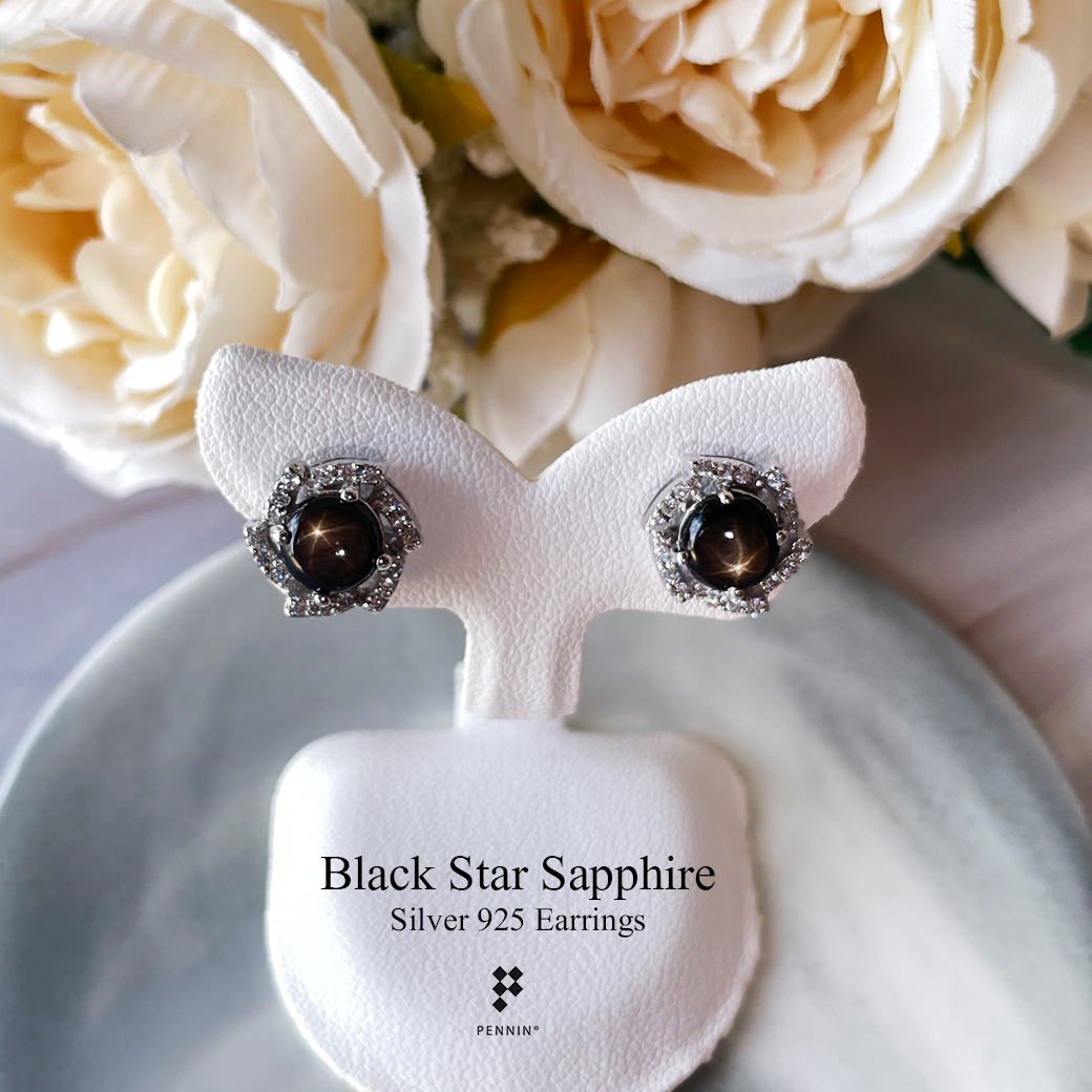 ต่างหูกังหันเอียง สตาร์ แซฟไฟร์ บางกะจะ จันทบุรี BlackStar Sapphire ล้อมด้วยเพชร CZ เกรด TOP 6A เงินแท้ชุบทองคำขาว ดีไซน์สวยหรูคลาสสิก