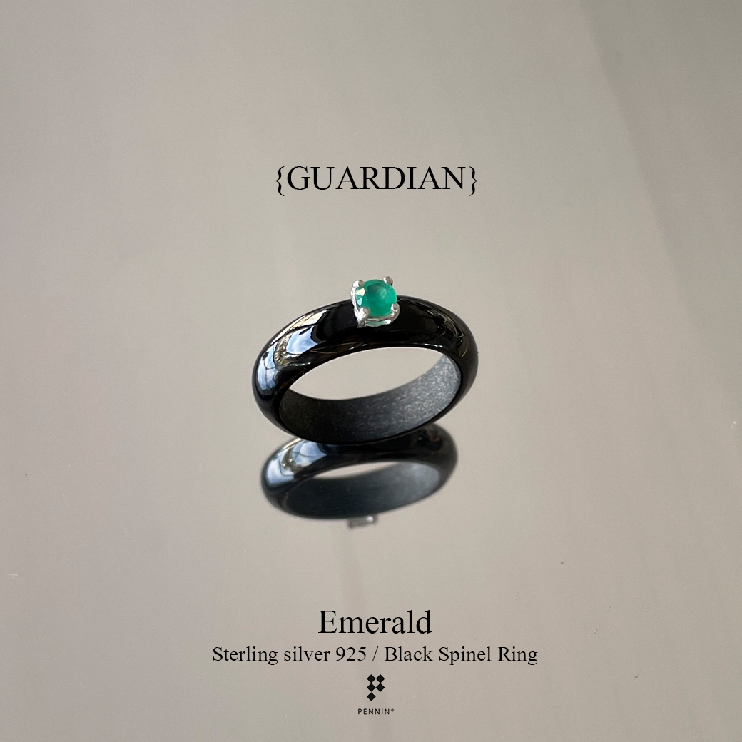 {GUARDIAN} แหวนนิลล้วนปัดเงา ประดับพลอยมรกต Emerald 4mm หุ้มเงินชุบทองคำขาว ปกป้องคุ้มครอง นำโชค