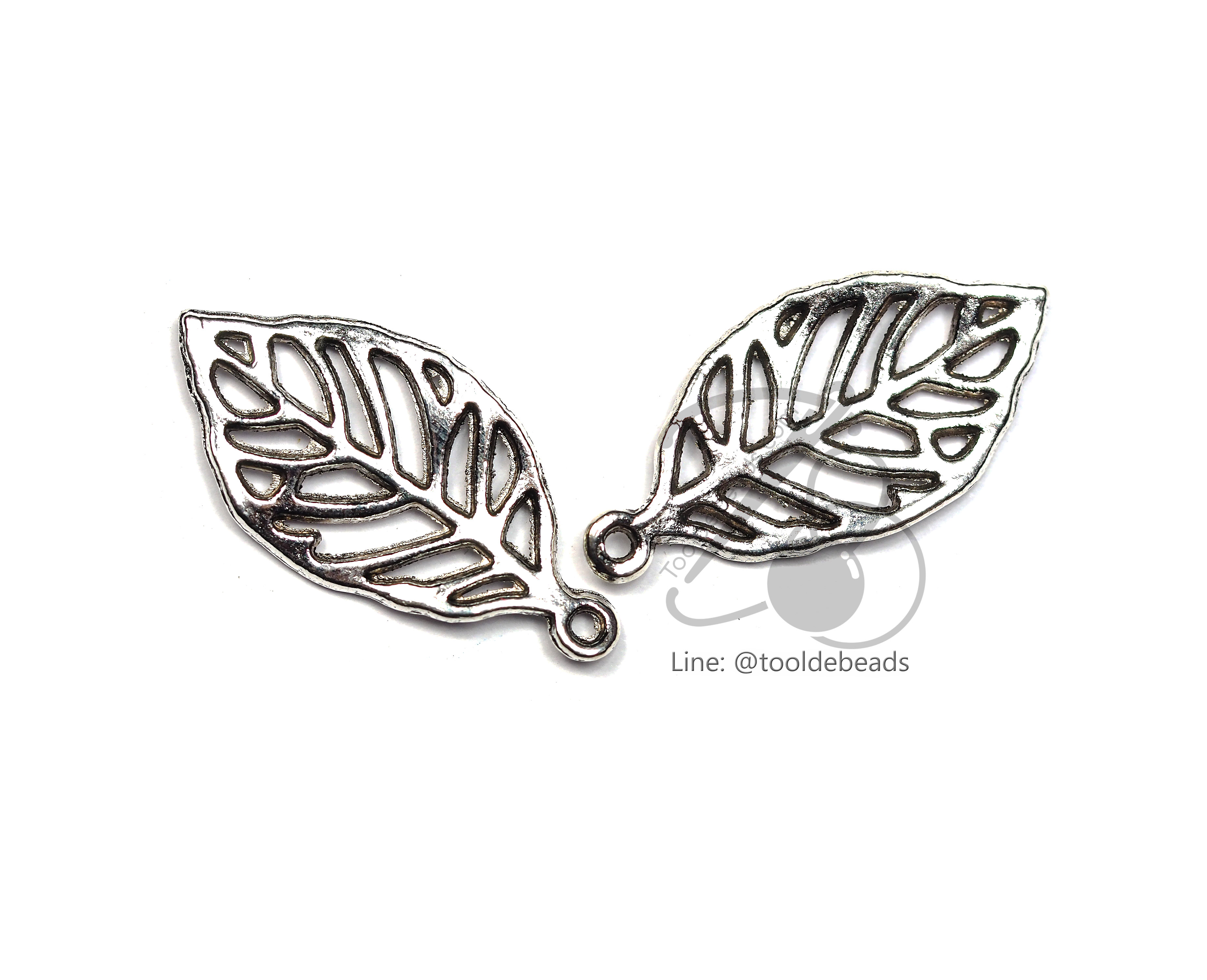 จี้เหล็ก 242 14*28มม. ลายใบไม้ สีเงิน (1 ชิ้น) SKU-00678