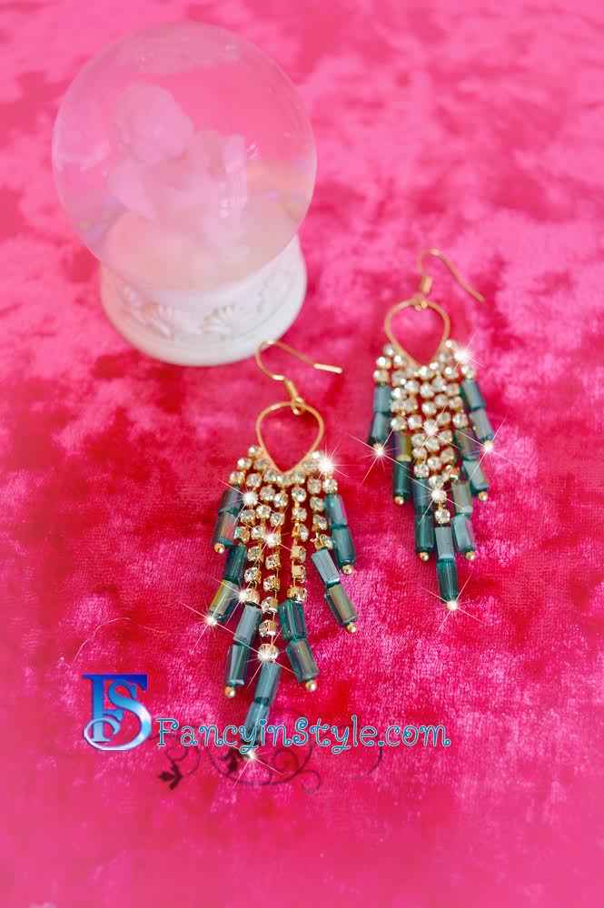 Earings/ต่างหูระย้าแต่งคริสตัลเพชรและคริสตัลเหลี่ยมสีเขียวใส