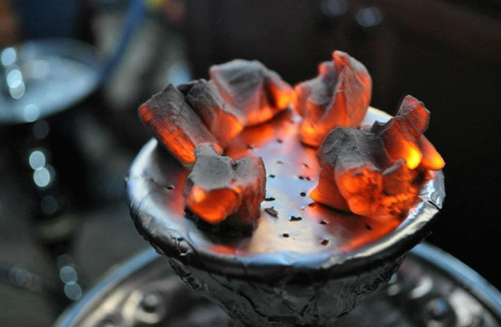 Arab Charcoal Burner ถ่าน ถ่านเผา ถ่านไม้ ถ่านพิเศษ ชาโคล สำหรับจุดไฟเผา ชิช่า บารากุ ทำจากธรรมชาติ 100% ไร้กลิ่น ไร้ควัน ไม่มีประกายไฟ ปลอดภัย ไร้สารเคมี จุดนานถึง 4-5 ชมต่อชิ้น - 1 กล่อง