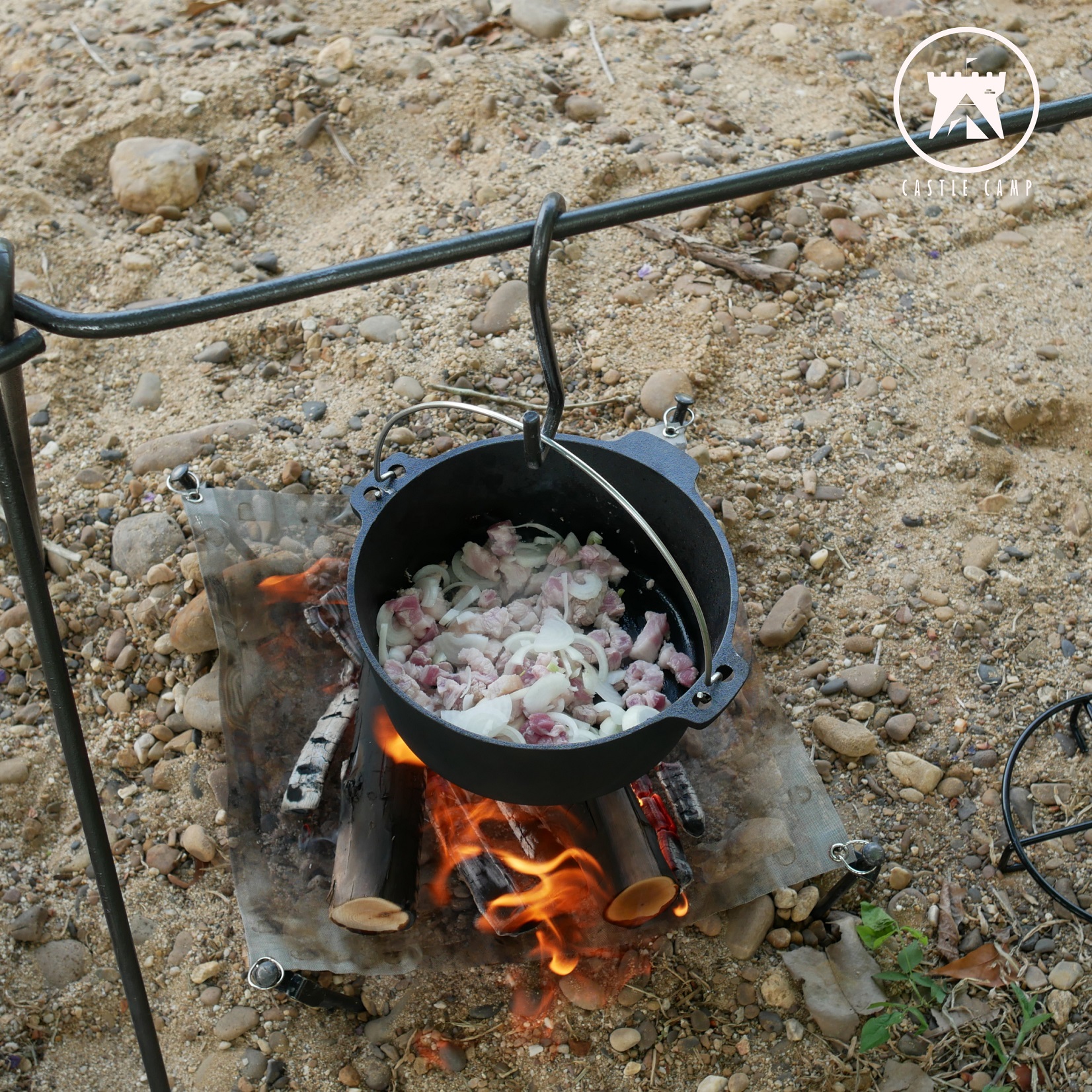 Cast Iron Dutch Oven (24.5x9cm.)