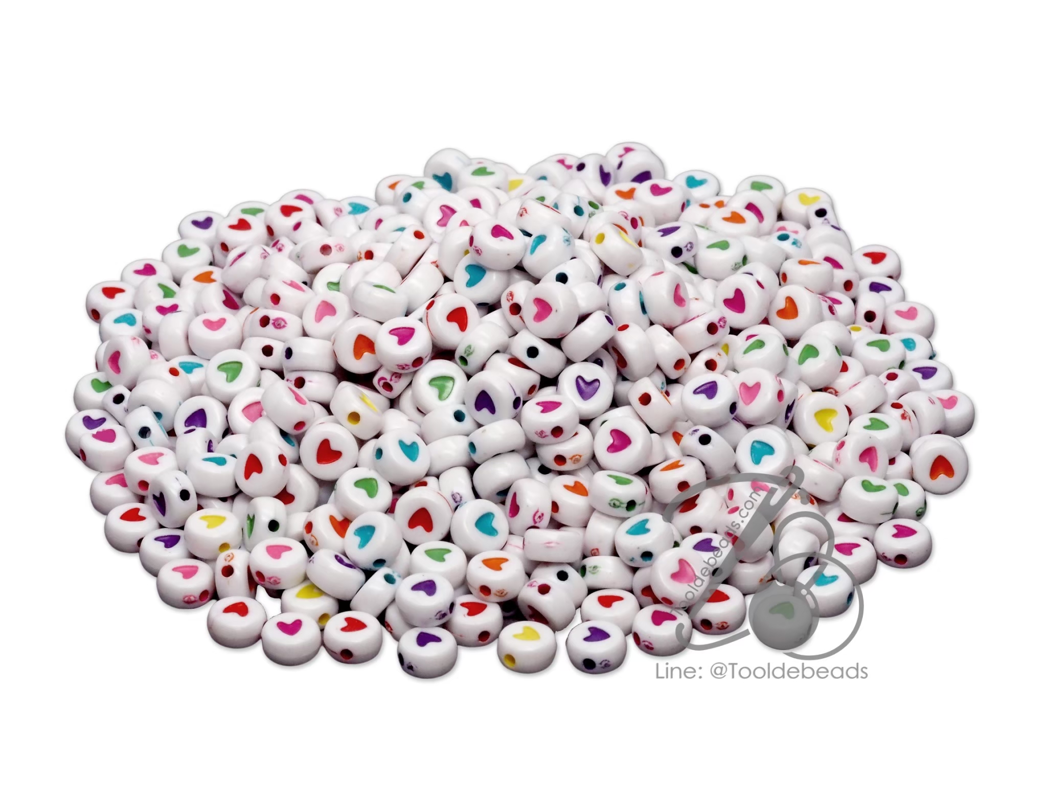 ลูกปัดอะคริลิค 4*7มม. กลมแบนเพ้นท์หัวใจ พื้นขาว เพ้นท์สี (80 กรัม) SKU-12814