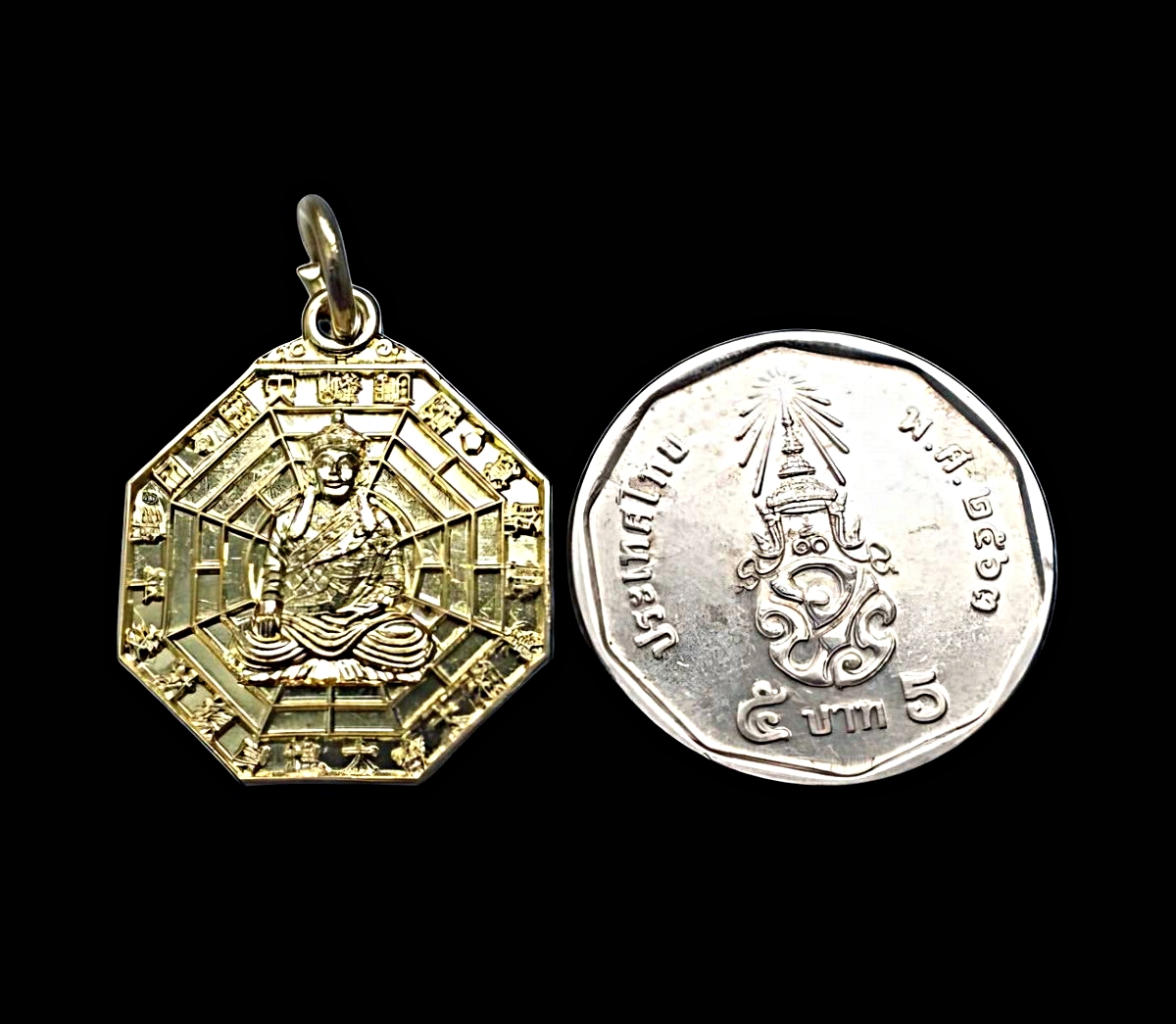 เหรียญ8เหลี่ยมไต้ฮงกงโจวซือด้านหลังลือตงปินโจวซือมูลนิธิสว่างเบญจธรรมสมุทรสงครามเนื้อกะไหล่ทอง