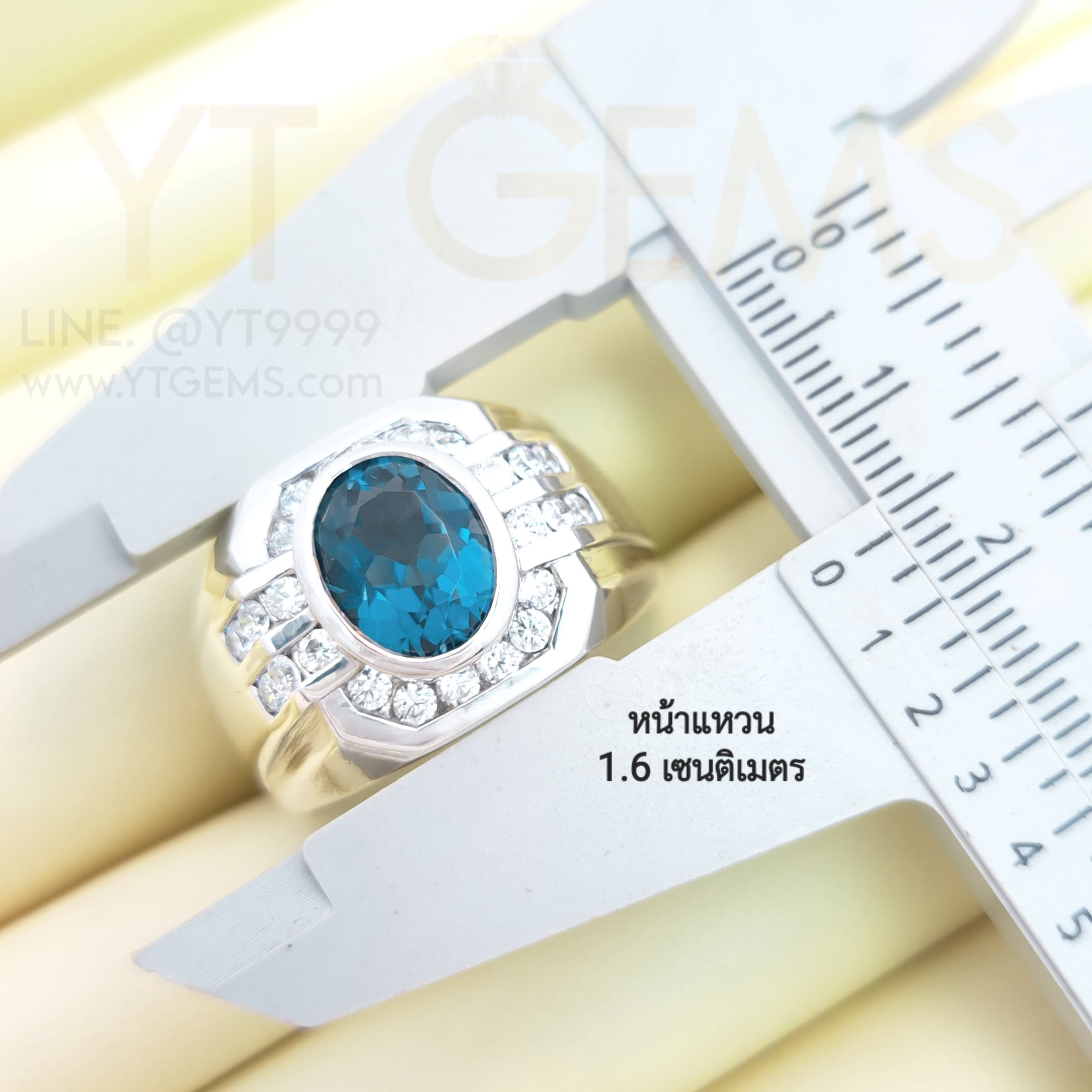 แหวนลอนดอนบลูโทแพซ ล้อมเพชร แหวนเงินแท้ ชุบทองคำขาว พลอยแท้ YTG-8295 YTGEMS