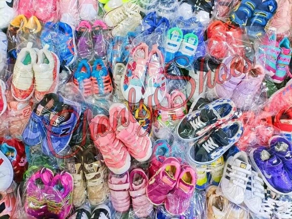 รองเท้ามือสองขายส่ง