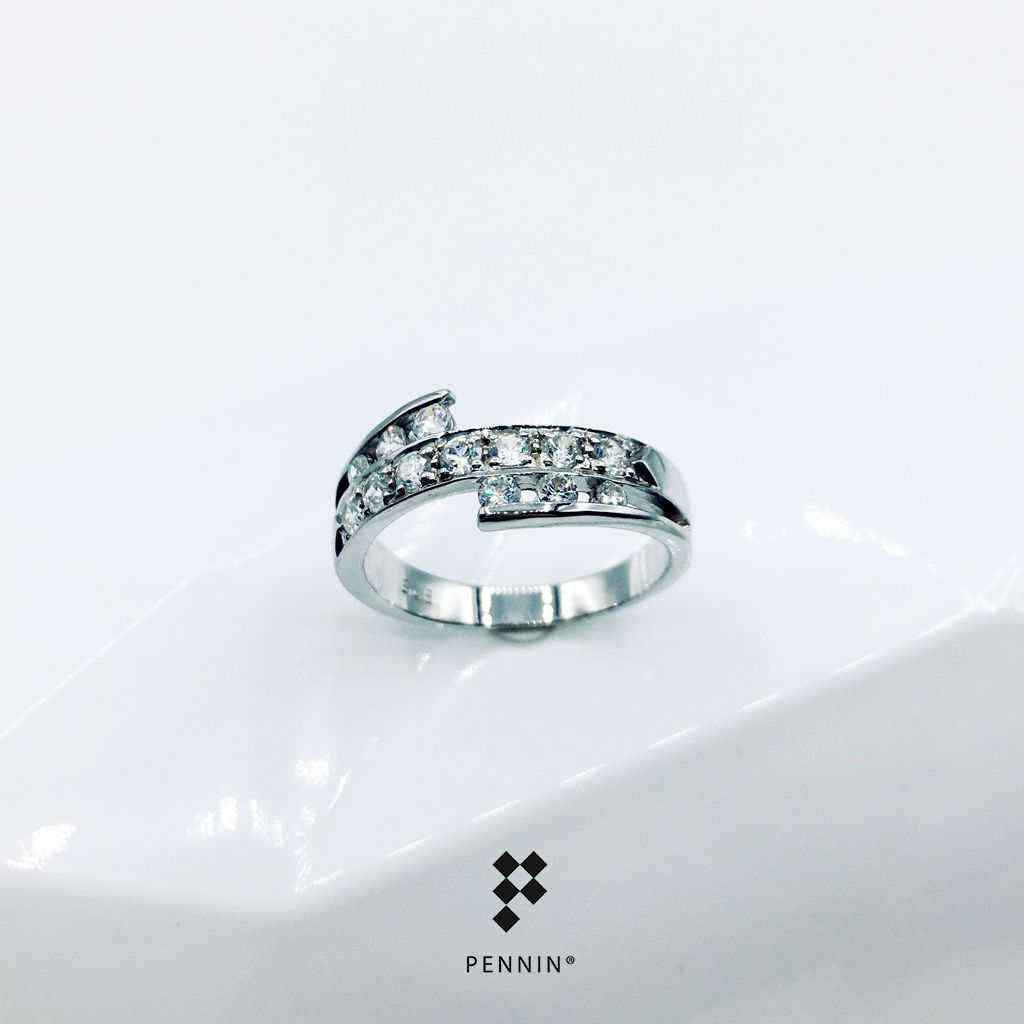แหวนเพชรสวิส CZ สามชั้น Spiral Diamond Ring เพชรเกรด Top 6A สวยดุจเพชรแท้ ดีไซน์เก๋ ใส่สวยทุกโอกาส