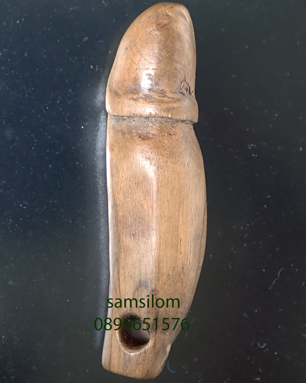 หลวงปู่เมฆ วัดลำกระดาน ปลัดขิก ไม้เขยตาย ยุคต้น มือแกะ ยาว 2 นิ้ว สวยหายาก