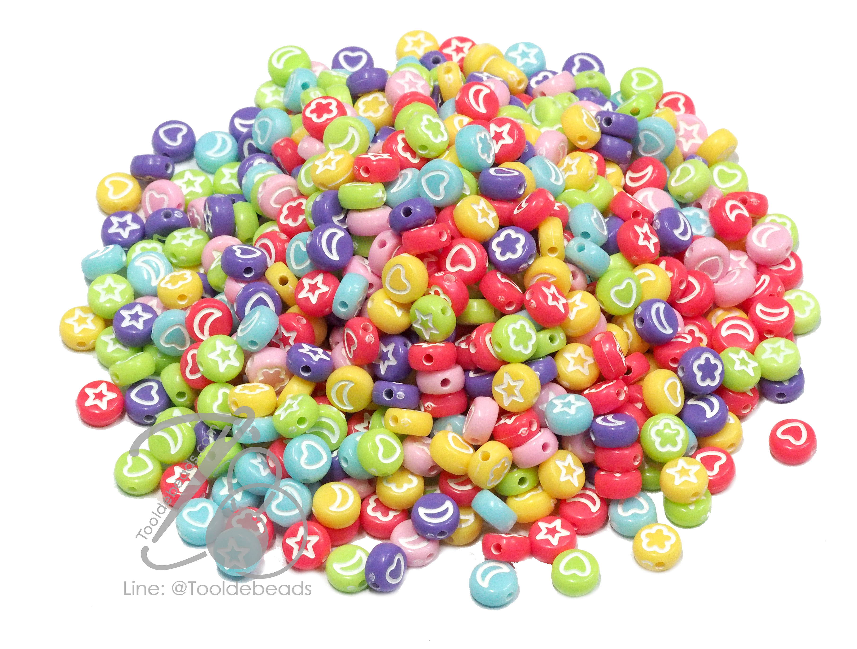 ลูกปัดอะคริลิค 4*7มม. ลายดาวหัวใจดอกไม้ พื้นคละสี เพ้นท์ขาว (10 กรัม) SKU-14548