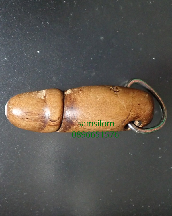 หลวงปู่เมฆ วัดลำกระดาน ปลัดขิก ไม้เขยตาย ยุคต้น มือแกะ ยาว 2 นิ้ว หายาก