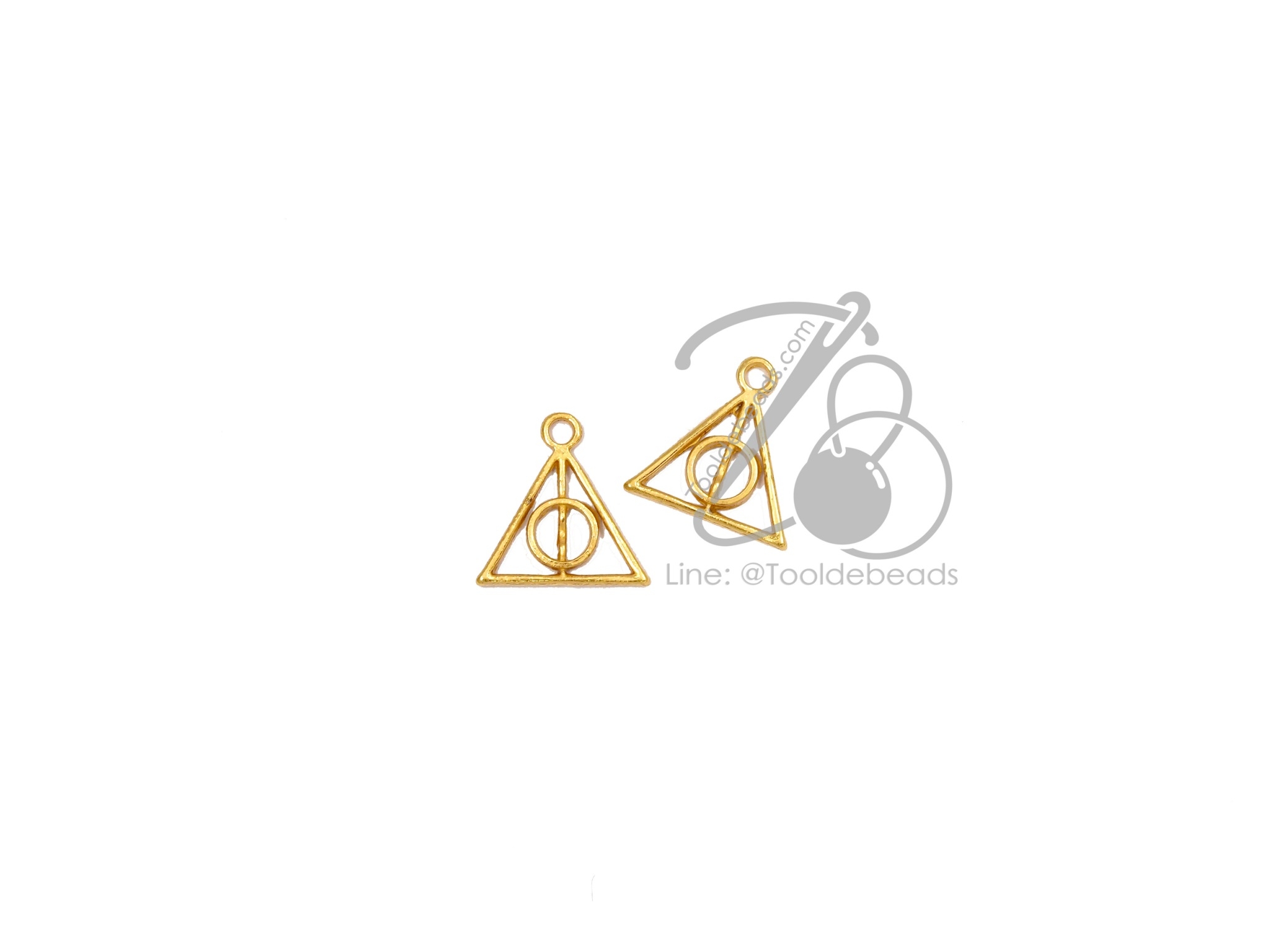จี้เหล็ก 555 12มม. ลายสามเหลี่ยมวงกลม สีทอง (1 ชิ้น) SKU-09710