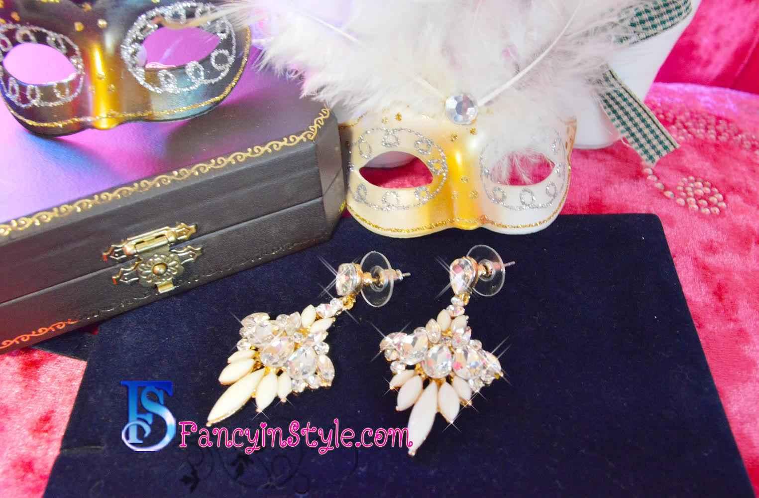 Earings/ต่างหูคริสตัลเพชรสลับอะคริลิกสีขาว