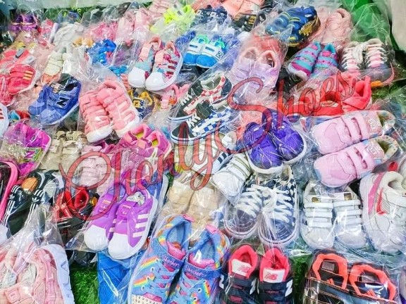 รองเท้ามือสองขายส่ง