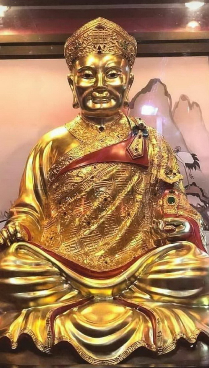 เหรียญล็อกเก็ตไต้ฮงโจวซือวัดหัวลำโพงจ.กรุงเทพฯ ที่ระลึกฉลองกาญจนาภิเษกครองราชครบ 50ปีพระดีพิธีใหญ่ 109 เกจิร่วมปลุกเสก 20-28ธันวาคม2539