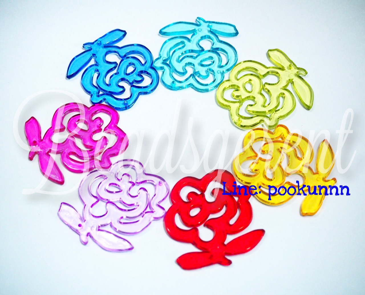 ลูกปัดอะคริลิค 40มม. ดอกไม้รูหัวท้าย สีใส (500 กรัม) SKU-04752