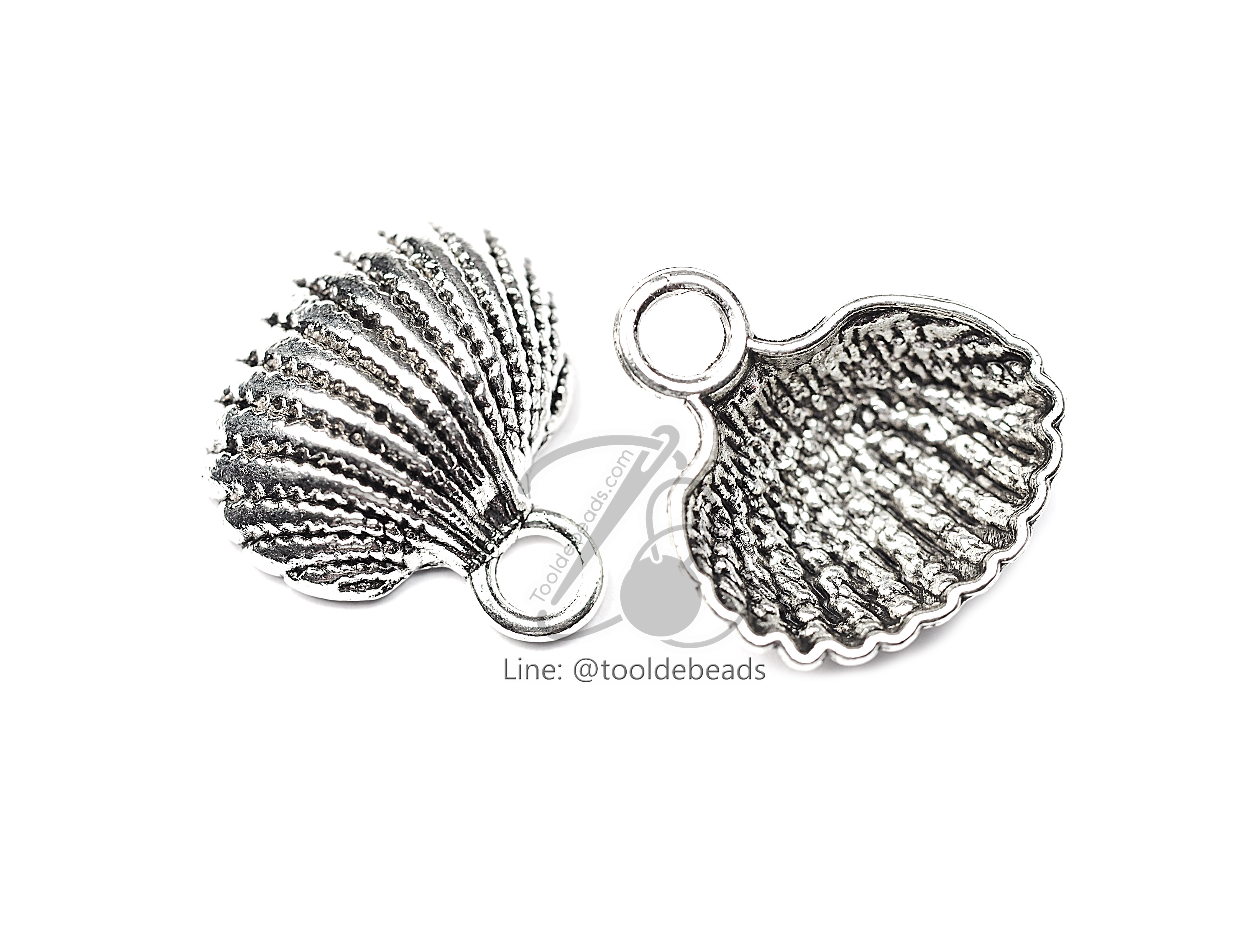จี้เหล็ก 276 17มม. ลายเปลือกหอย สีเงิน (1 ชิ้น) SKU-00741