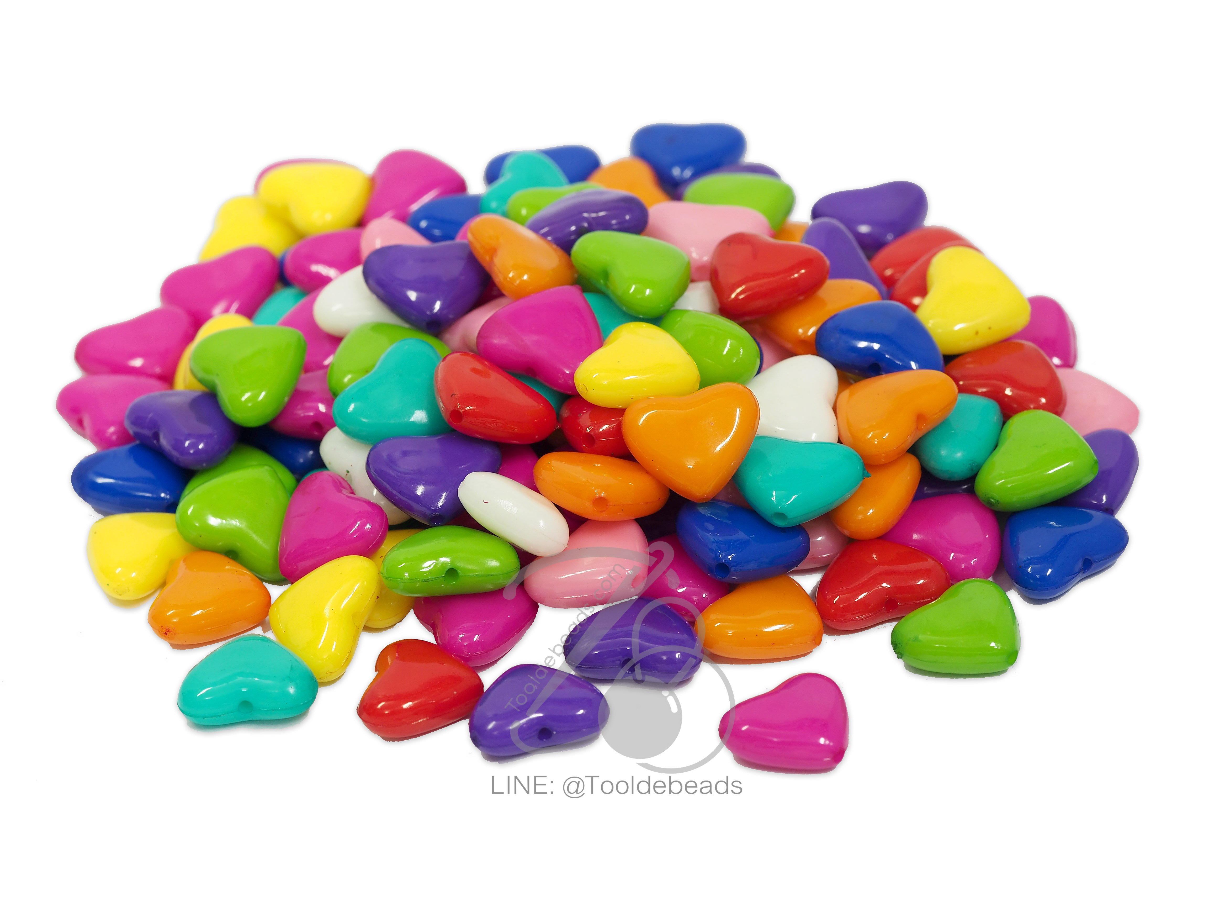 ลูกปัดอะคริลิค 15*13มม. ลายหัวใจแบน คละสีสด (15 กรัม) SKU-06839