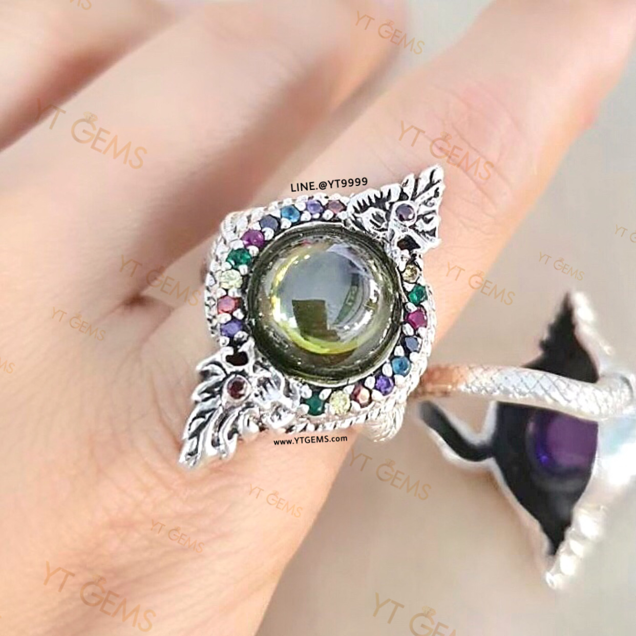 แหวนบ่วงนาคบาศ โอบมณีสีเขียวส่อง(CZ) ล้อมนพเก้า(CZ) แหวนเงินแท้ รมดำ YTG-11485 YTGEMS