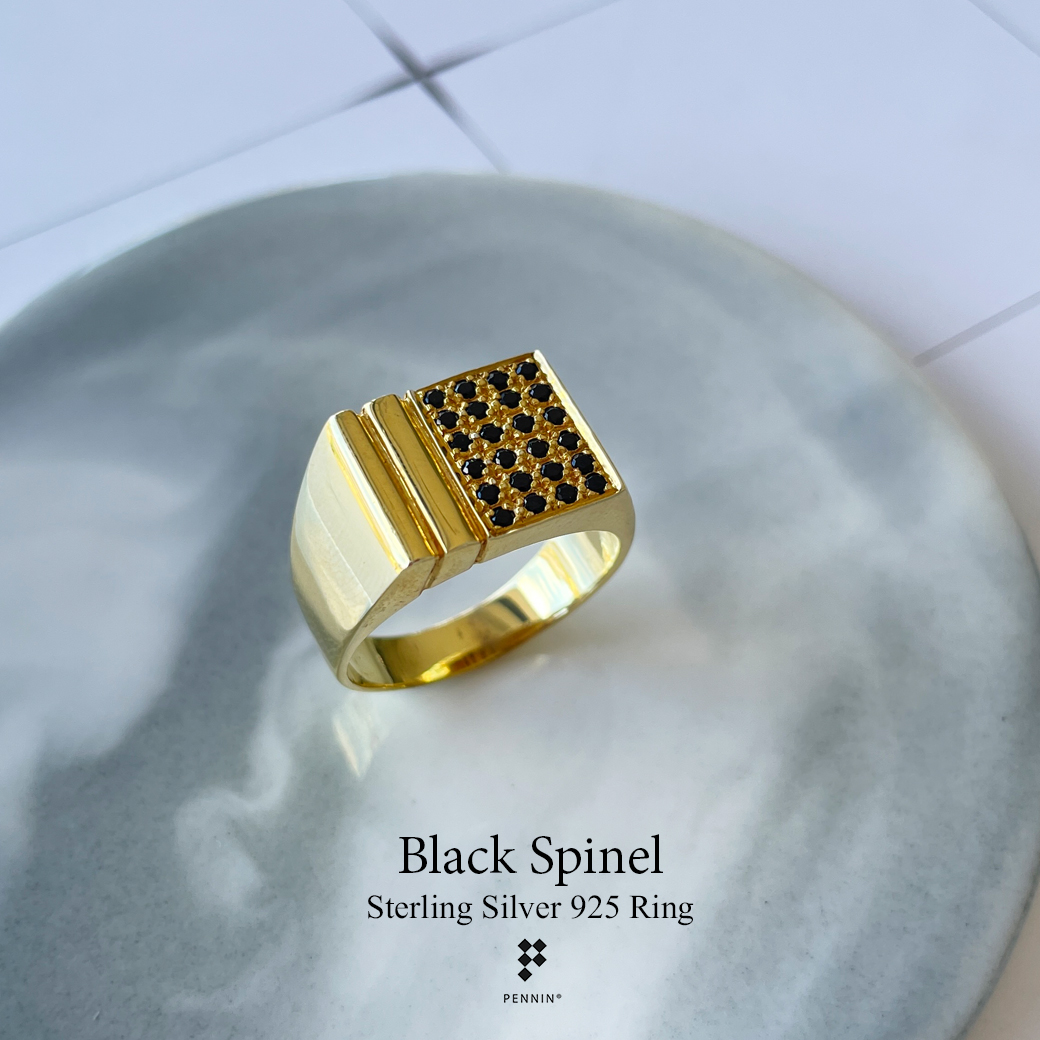 HUGO: แหวนพลอยแท้ผู้ชาย นิล (Black Spinel) เงินแท้ชุบทองคำ หน้าสี่เหลี่ยม แนวโมเดิร์น เข้มแข็ง สง่างาม
