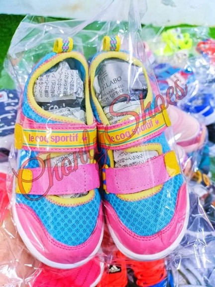 รองเท้าเด็กมือสอง