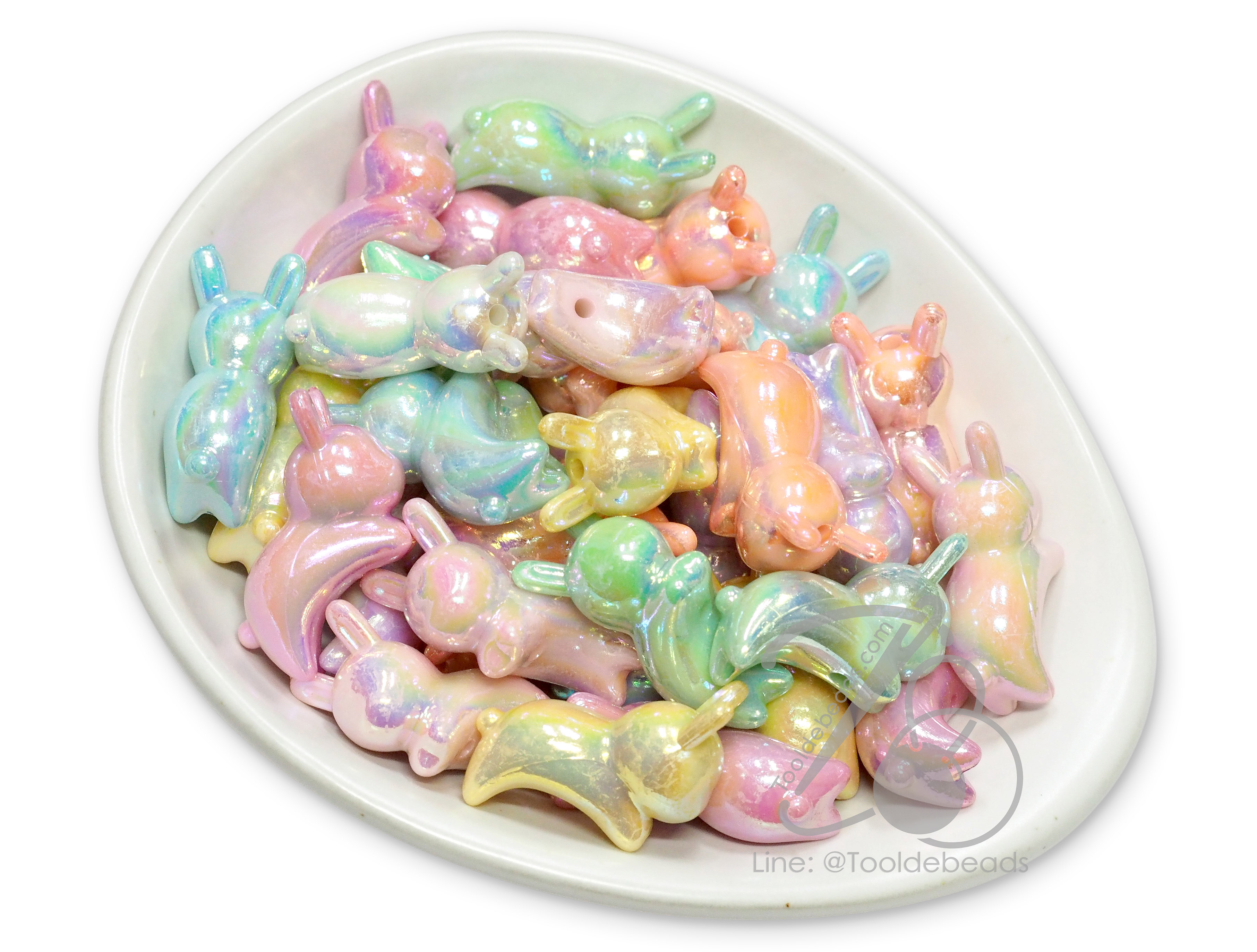 ลูกปัดพลาสติก เคลือบรุ้งหวาน 22มม. ลายกระต่าย คละสี (10 กรัม) SKU-16159