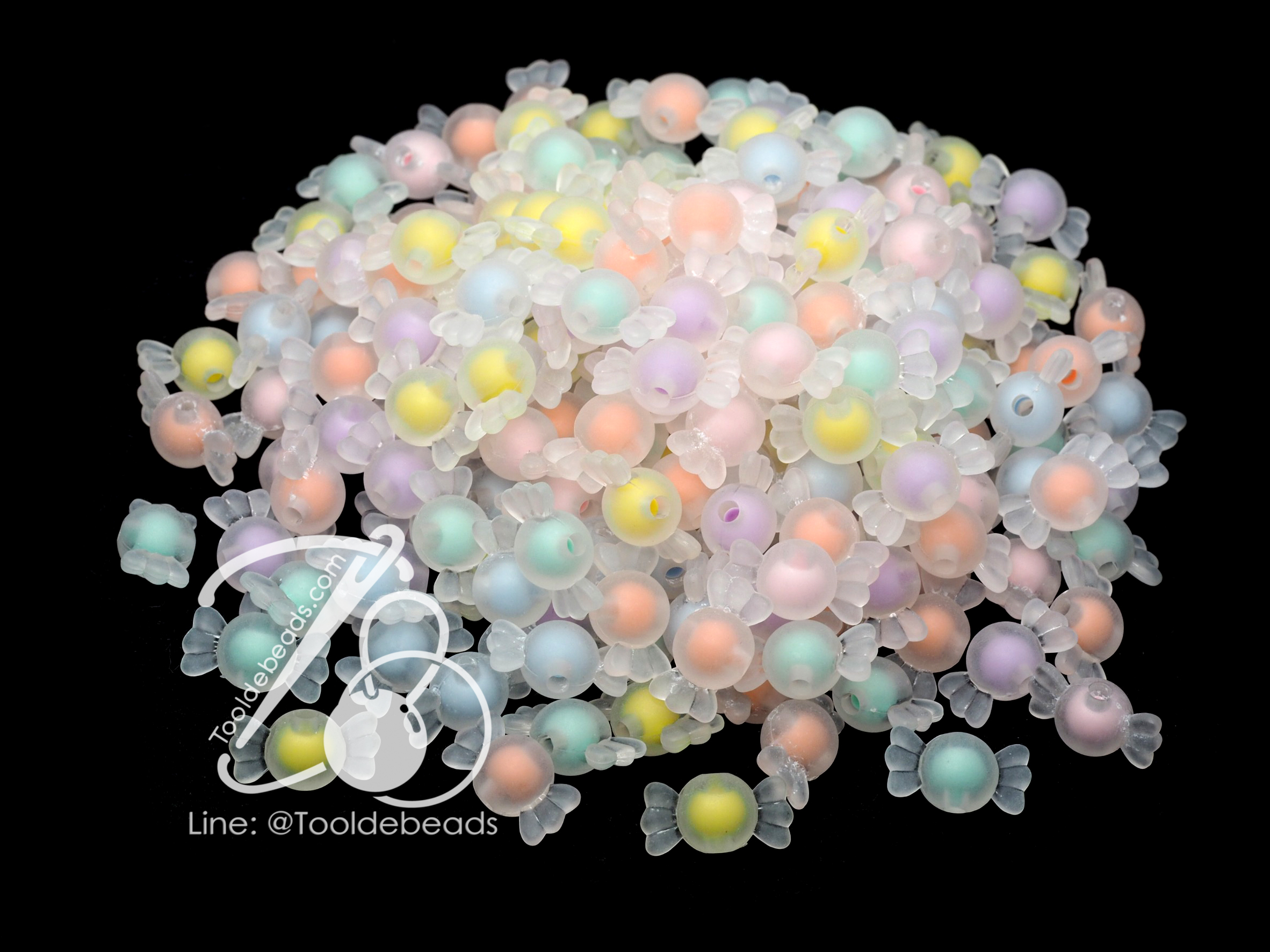 ลูกปัดอะคริลิค 21*12มม. ลายทอฟฟี่สอดไส้ คละสีขุ่นใส (10 กรัม) SKU-13368