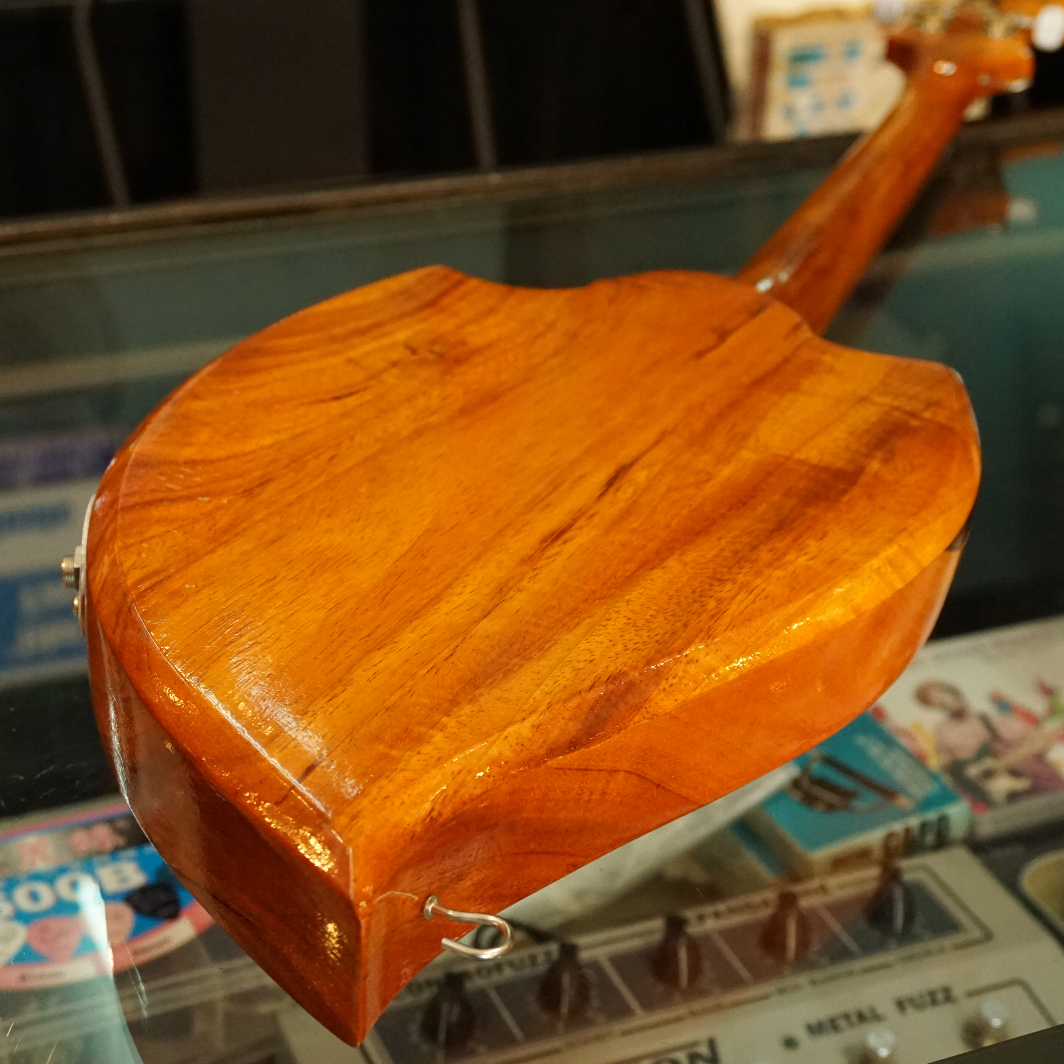 พิณโปร่งไฟฟ้า