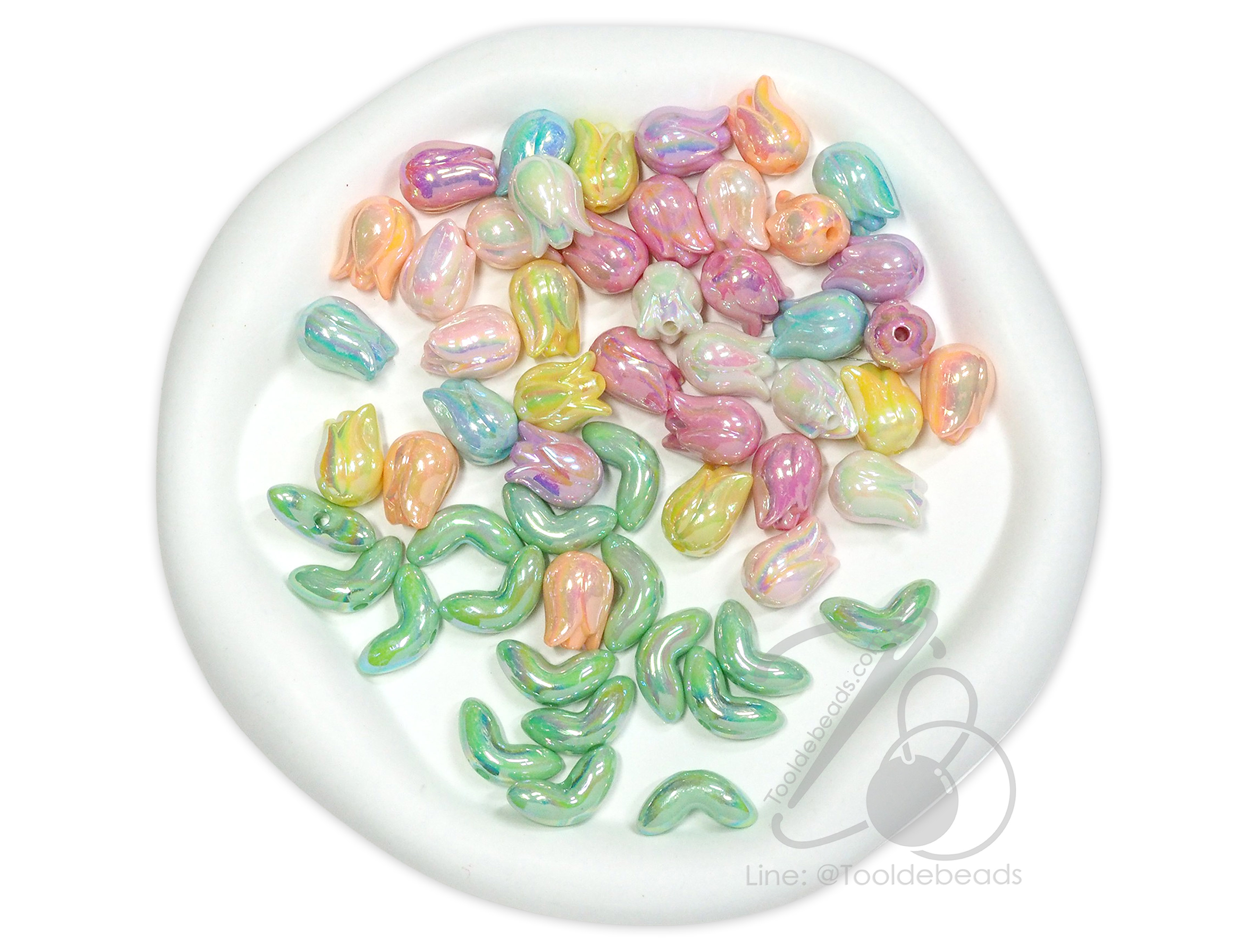 ลูกปัดอะคริลิค 20มม. ลายดอกทิวลิป ใบคู่ เคลือบรุ้งหวาน คละสี (100 ชุด) SKU-16714