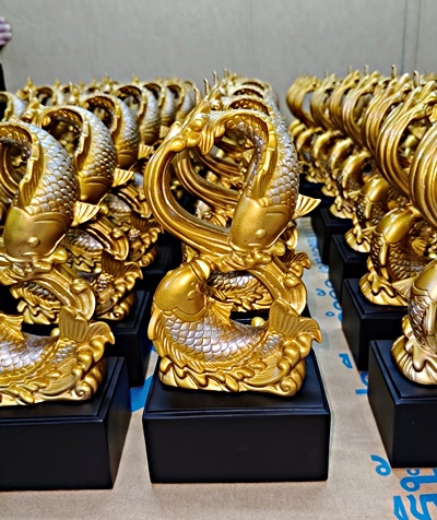 โล่รางวัลปลาคู่