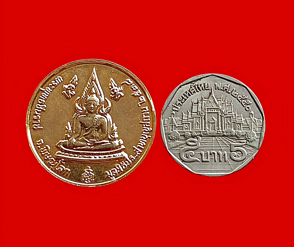 เหรียญไต้ฮงกงโจวซือด้านหลังพระพุทธชินราชจ.พิษณุโลกมูลนิธิประสาทบุญสถานปี2538เนื้อกะไหล่ทองขัดเงา