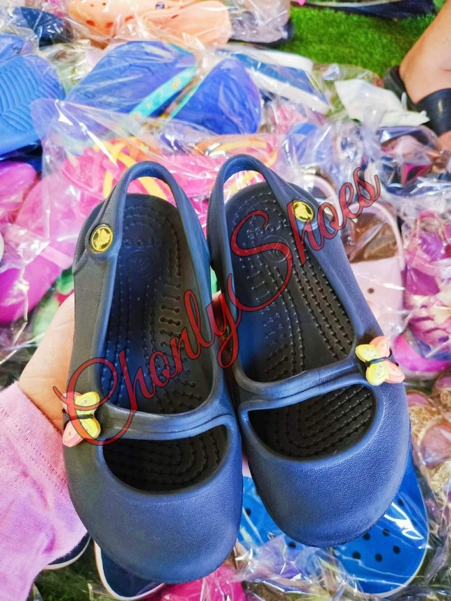 รองเท้าCrocsมือสอง