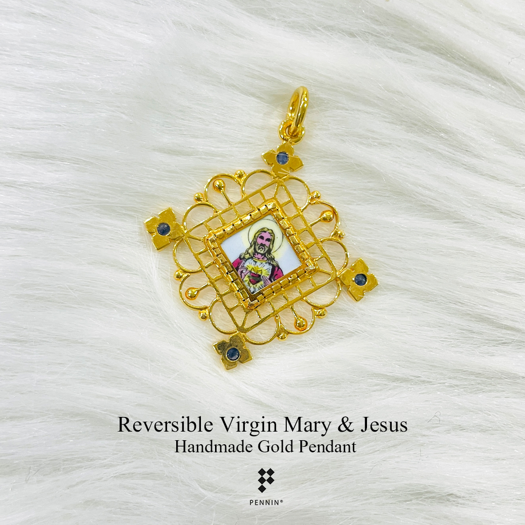 จี้แม่พระกรอบทองกระเบื้องเคลือบอิตาลี แม่พระนิจจานุเคราะห์/พระเยซู ประดับไพลิน ทอง 90 ฉลุลาย