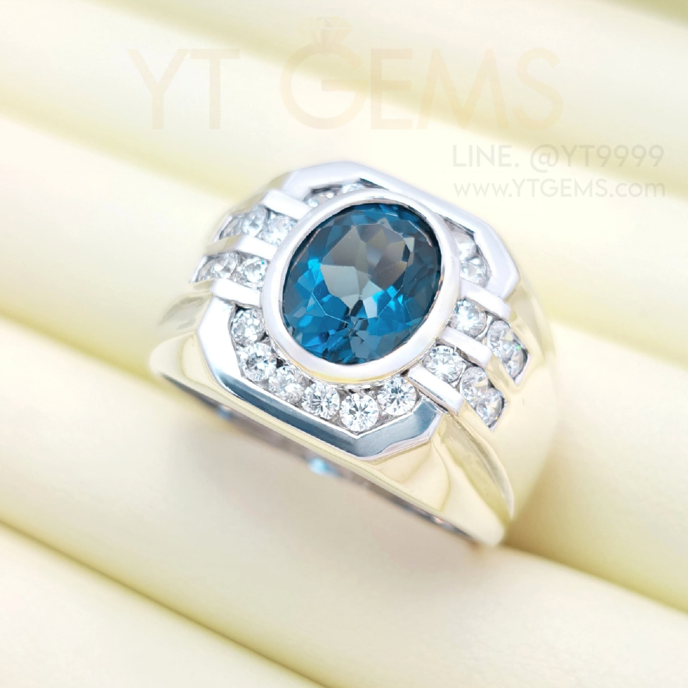 แหวนลอนดอนบลูโทแพซ ล้อมเพชร แหวนเงินแท้ ชุบทองคำขาว พลอยแท้ YTG-8295 YTGEMS