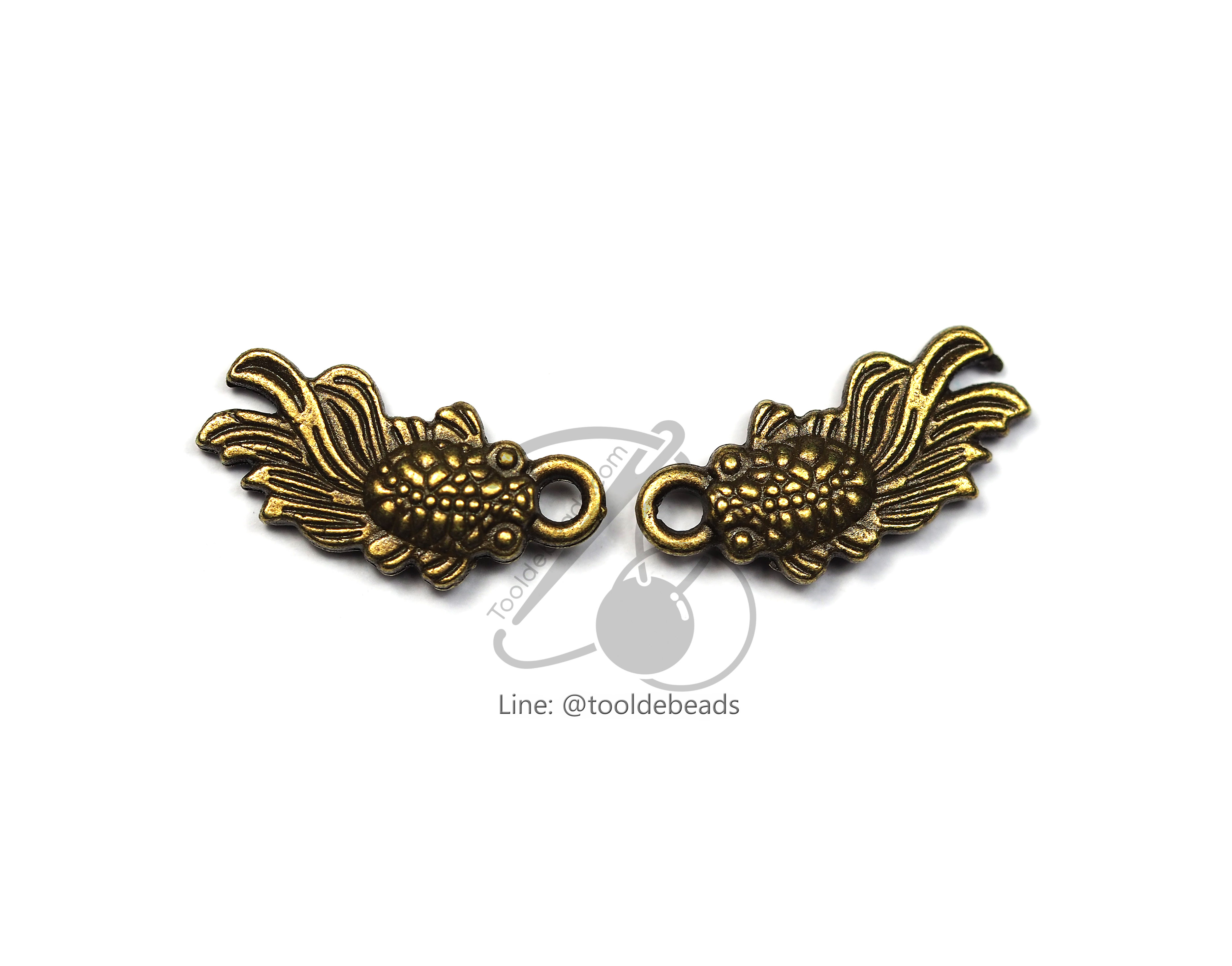 จี้เหล็ก 227 9*18มม. ลายปลาทอง สีสนิม (1 ชิ้น) SKU-00633