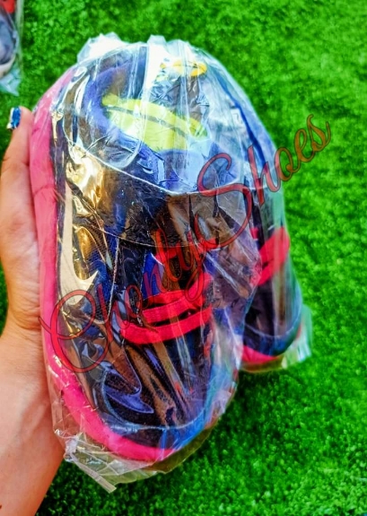 ขายส่งรองเท้าเด็กมือสอง