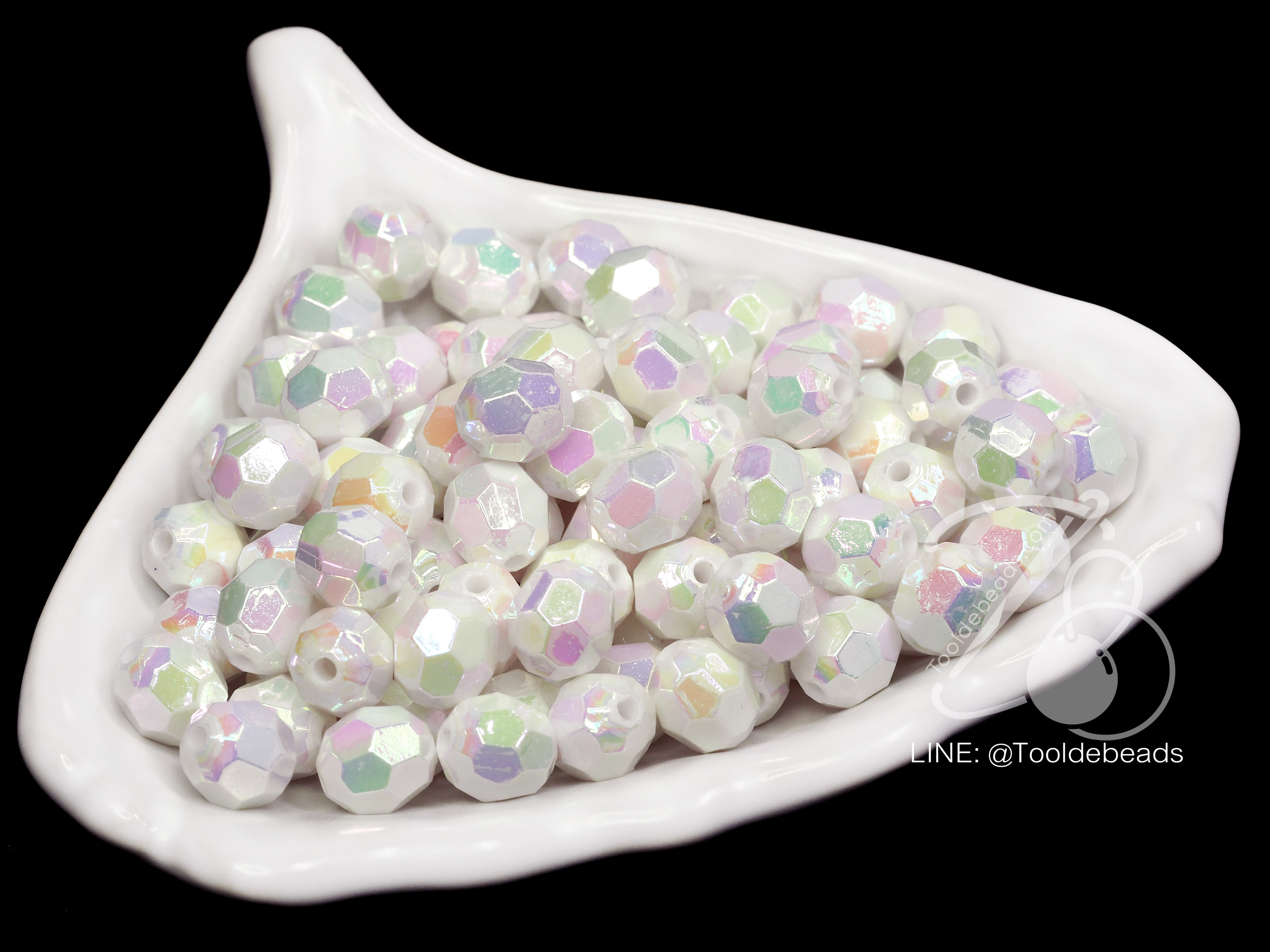 ลูกปัดพลาสติก เคลือบรุ้ง 10มม. เจียเหลี่ยม สีขาวมุก (500 กรัม) SKU-16891