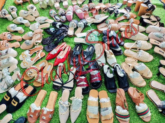 ขายส่งรองเท้ามือสอง