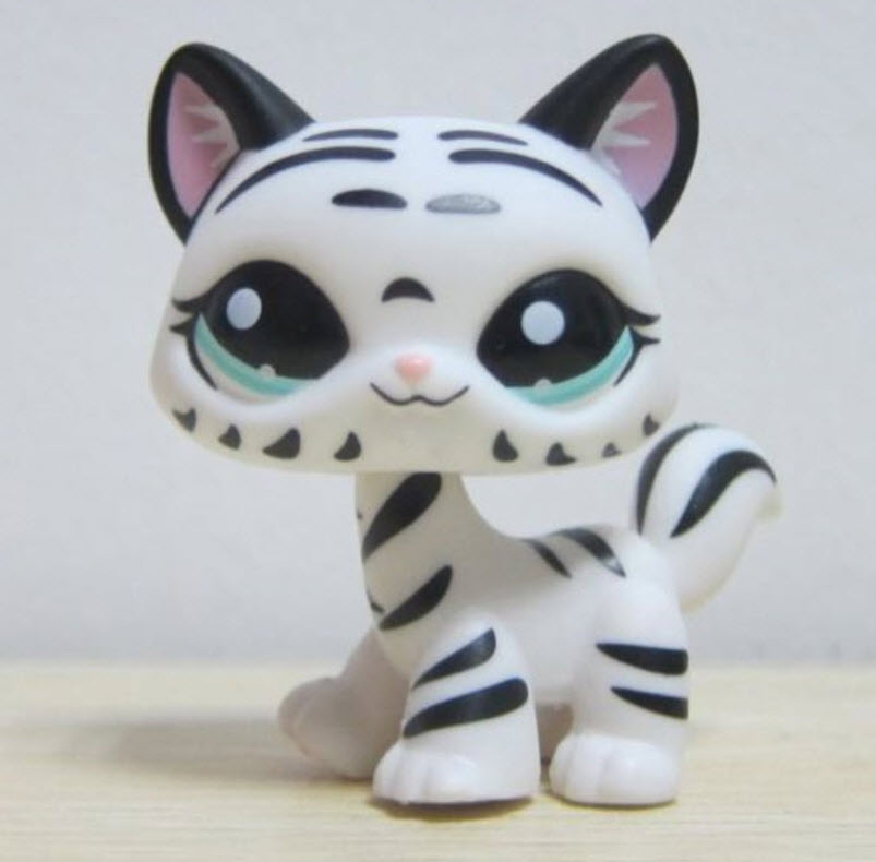 LPS แมวเปอเซียสีขาวลายดำ